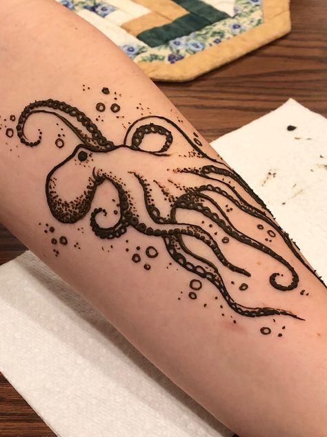 Henna Tattoo Sea Animals, Octopus Henna Tattoo, Henna Designs Sea Creatures, Ocean Theme Henna, Henna Sea Animals, Henna Octopus, Forearm Henna Tattoo, Koi Fish Henna, Big Henna Designs