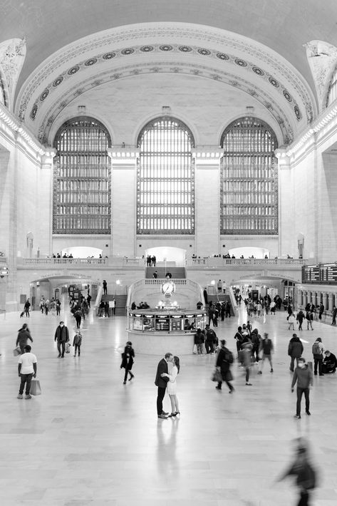 Grand Central Station engagement photos || The Ganeys Photography Infographic, Engagement Photos Nyc, Nyc Photoshoot, Friday Wedding, Wedding Day Schedule, Nyc Wedding Photography, Nyc Elopement, City Engagement Photos, Engagement Shots