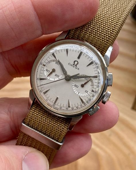 Omega Chronograph CK2276 33mm Pre Speedmaster 320 Men Vintage 1949 seamaster watch #vintagewatch #omega #vintageomega #nato #norwich #watchesofinstagram Omega Seamaster Vintage, Omega Chronograph, Omega Watches, Watches Collection, Vintage Omega, Fine Watches, Men Vintage, Omega Seamaster, Watch Collection