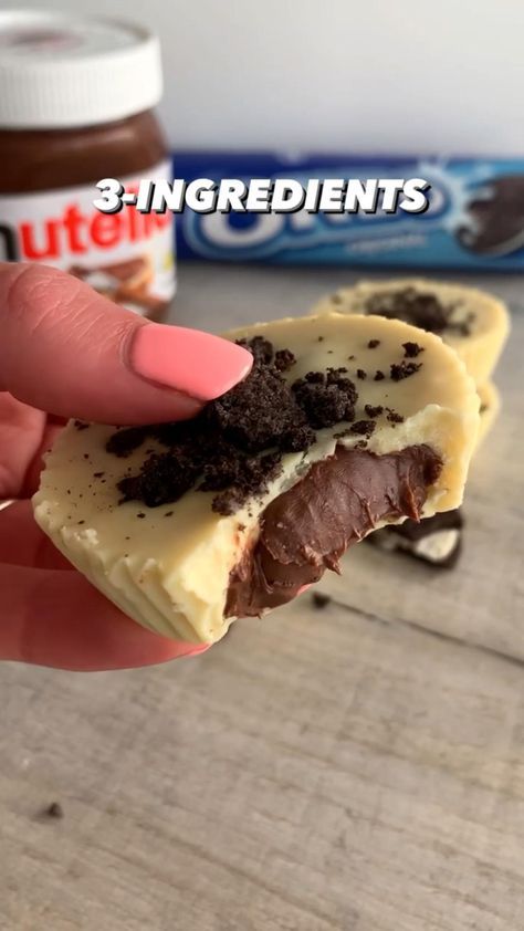 Oreo Cups, Nutella Baking, Sweet Dishes Recipes, Quick Recipes Snacks, Reptile Snakes, Foodie Friends, Easy Baking Recipes Desserts, Easy Snack Recipes, Sweet Snacks Recipes