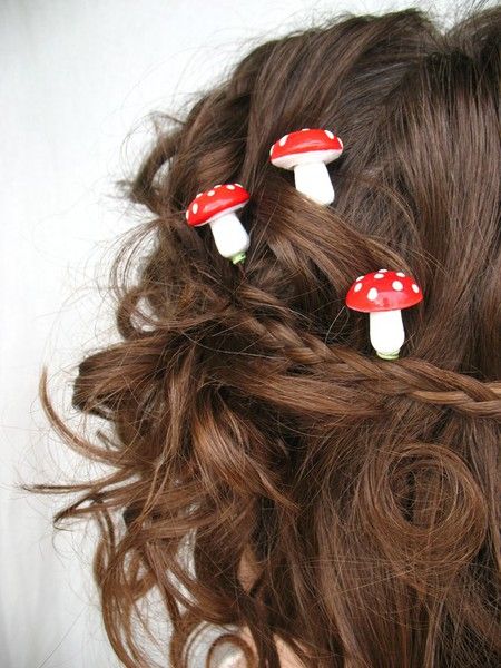 hair toadstools Red And White Mushrooms, Faerie Ring, Red And White Mushroom, Mushroom Hair, Bijoux Art Nouveau, Mori Fashion, White Mushrooms, Mori Girl Fashion, Jewerly Designs