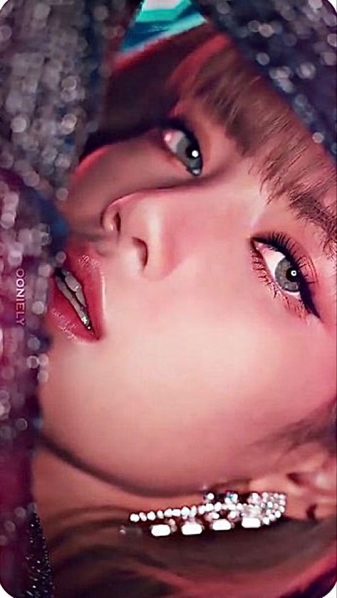 Olivia Lyrics, One Direction Music, Dance Playlist, Lisa Blackpink Instagram, Picture Editing Apps, Black Pink Background, Asian Short Hair, Video Pink, Kpop Girl Bands