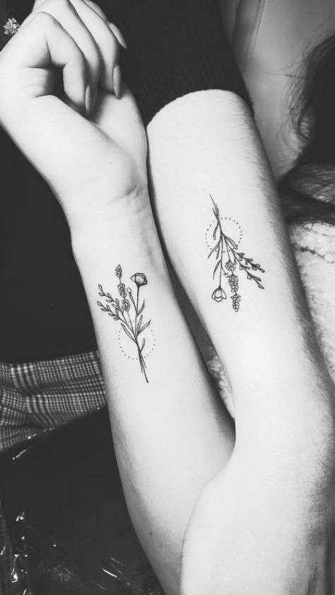 Best Friend Flower Tattoos, Best Friend Flower, Small Bff Tattoos, Tattoo Ideas Matching, Flower Tattoo On Forearm, Matching Bff Tattoos, Matching Friend Tattoos, Forearm Flower Tattoo, Tato Minimal