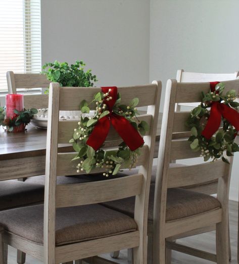 Christmas Decor Chairs, Dining Room Chair Christmas Decoration, Dining Chair Christmas Decor, Chair Decorations Christmas, Chair Christmas Decorations, Christmas Chair Decorations, Christmas Chair Decor, Chair Christmas Decor, Chair Wreaths