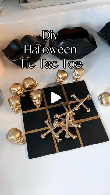 Fake Chains Halloween, Dollar Tree Halloween Chain, Dollar Tree Halloween, Halloween Games, Halloween Diy Crafts, Tic Tac Toe, Dollar Tree, Holidays Halloween, Halloween Diy