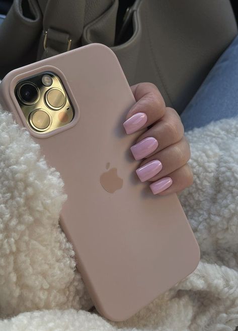 Pink Nails Simple, Rose Apple, Pretty Tote Bags, Creative Iphone Case, With Nails, Iphone Obsession, Tech Cases, Simple Rose, Pretty Iphone Cases