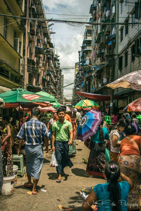 Street market, Yangon, Myanmar Street Market Photography, Market Reference, Tractor Painting, Vietnam Landscape, Market Photography, Beautiful Paintings Of Nature, Unique Portraits, Market Scene, Shwedagon Pagoda