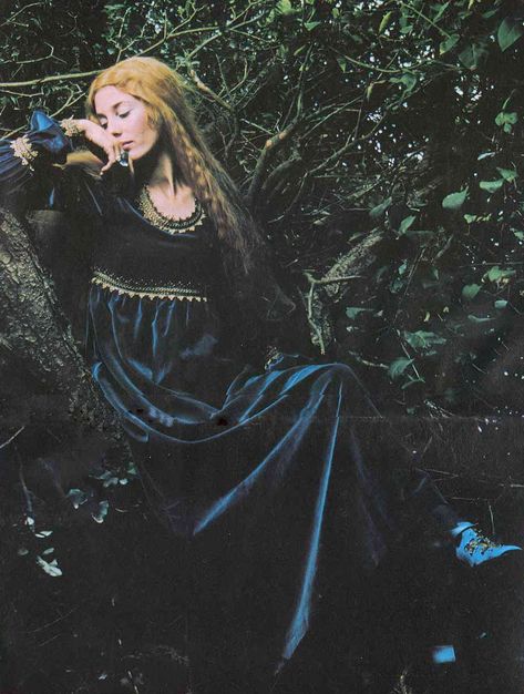 Romanticism Fashion, Medieval Revival, Gothic Forest, Goth Queen, Vintage Editorials, Patti Hansen, Promise Me, 60s 70s Fashion, Lauren Hutton