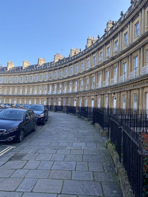 Royal Crescent, Bath Royal Crescent, City Of Bath, Bath England, Wonderful Weekend, Classical Architecture, Bath Spa, South West, Beautiful Architecture, Historical Sites