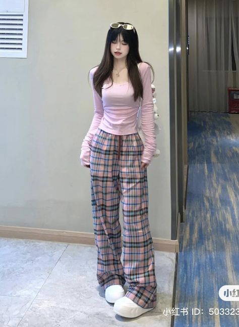 Pink Plaid Pants Outfit, Pink Work Outfit, Japanese Fits, Temu Outfits, Palazzo Outfit, Bunny Clothes, Korean Fashion Pants, Face Palette, Everyday Fashion Outfits