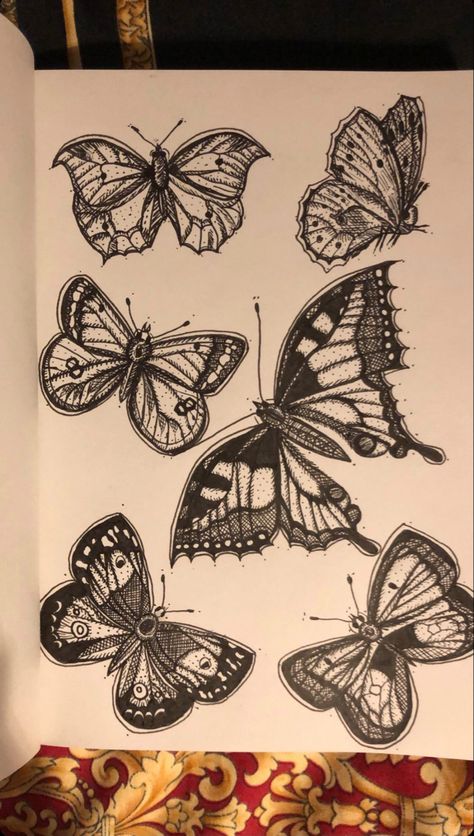 Butterfly Drawing Aesthetic Pencil, Butterfly Art Black And White, Butterfly Pen Art, Charcoal Art Inspiration, Animals Aesthetic Drawing, Pen Art Butterfly, Abstract Butterfly Art, Drawings With Black Pen, Black Pen Sketches Aesthetic