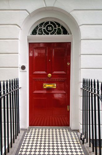 London | by bautisterias Red Front Door, Black Interior Doors, Gorgeous Doors, Door Entryway, Cool Doors, Front Door Colors, Red Door, Beautiful Doors, Door Color