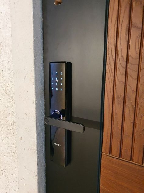 #CaseShow from Georgia client, Model #Tenon #E15, do you like the smart lock support 5 unlocking ways? Fingerprint/Password/IC card/Mechanical Keys/Tuya APP, glass panel looking, 5 indicating lights, red/blue/yellow/green/purple. Tenon smart lock, looking for more details please contact lisa: lisa.wen@aptenontech.com Whatsapp: 008613430927059 #smartlock #tenonsmartlock Lisa Lisa, Scandinavian Mid Century Modern, Home Door Design, Privacy Fences, Smart Door Locks, Smart Lock, House Doors, Home Doors, Glass Panel