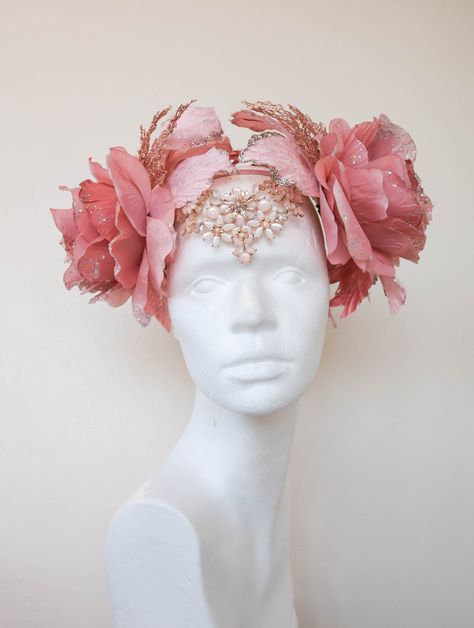 Vietnamese Headpiece, Pink Fairy Costume, Headdress Ideas, Spring Crown, Fairy Headdress, Headpiece Ideas, Headdress Art, Crown Fairy, Fairy Headpiece