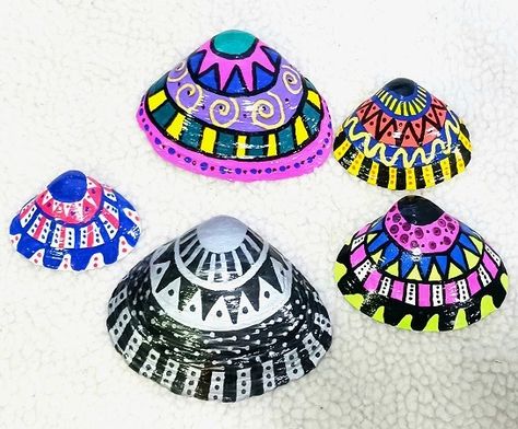 Hand Painted Tribal Design Clam Shells Seashells Painted Seashells, Movie Crafts, Shell Ideas, Clam Shells, Seashell Painting, Christmas Craft Projects, Acrylic Paint Pens, Acrylic Craft Paint, Painted Shells