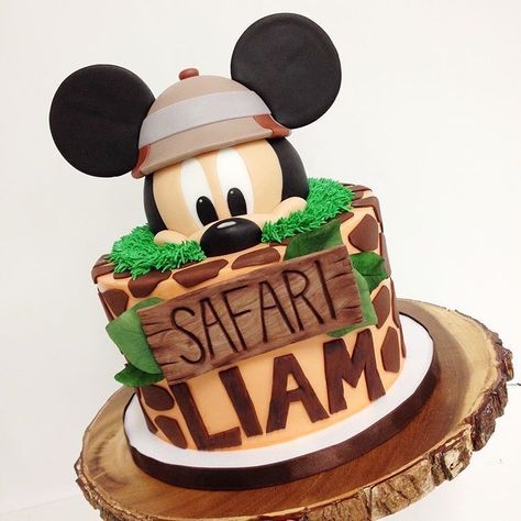 Mickey Safari Cake, Gateau Baby Shower Garcon, Mickey Birthday Cakes, Jungle Safari Cake, Invitation Mickey Mouse, Γενέθλια Mickey Mouse, Safari Birthday Party Decorations, Safari Birthday Invitation, Jungle Theme Birthday Party