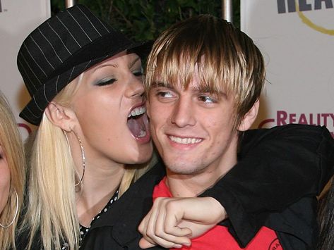 Aaron Carter claims late sister sexually abused him during Twitter meltdown amid family feud Restraining Order, Aaron Carter, Carter Family, Nick Carter, Pregnant Wife, Kids Choice Award, Older Sister, Old Singers, Family Feud