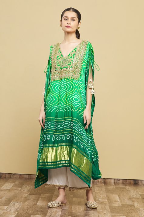 Kaftan Suit Design, New Kaftan Designs, Bandhani Kaftan, Mukaish Embroidery, Green Kaftan, Gopi Vaid, Kaftan Kurta, Bandhani Print, Kaftan For Women