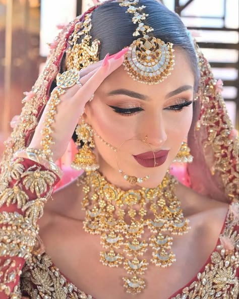 Pakistani Makeup Looks, Pakistani Bridal Hairstyles, Pakistani Makeup, Indian Bride Makeup, Asian Bridal Makeup, Bengali Bridal Makeup, Pakistani Bridal Makeup, Bridal Makeup Images, Asian Bridal Dresses