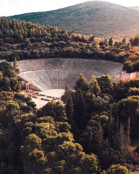 Theater Of Epidaurus, Ancient Theater, Travel Checklist, Athens Greece, Greece Travel, Ancient Egypt, Athens, Stuff To Do, Travel Inspiration