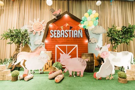 Barn Party Decorations, Farm Birthday Decor, Barn Birthday Party, Farm Party Decorations, Sibling Birthday Parties, Barnyard Theme, Farm Themed Party, Farm Theme Birthday, Farm Animal Party