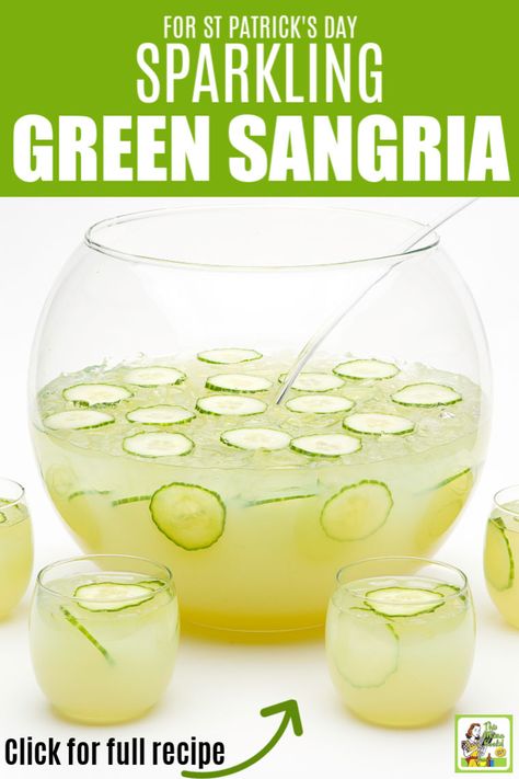 Green St Patricks Day Drinks, Green Alcoholic Drinks For A Party, Green Drinks Alcohol, St Patty Drinks, Green Alcoholic Drinks, St Patty's Day Drinks, Green Sangria, Green Punch Recipes, Party Punch Alcohol