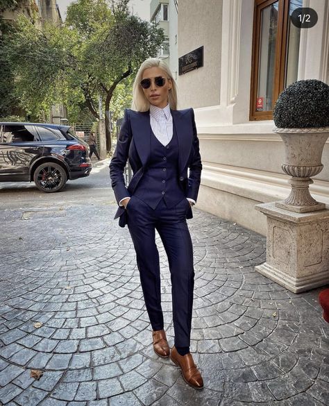 Woman Suit Fashion, Suit Style, Suit Fashion, Blue Suit, Suit And Tie, Wearing Dress, Suits You, Diy Clothes