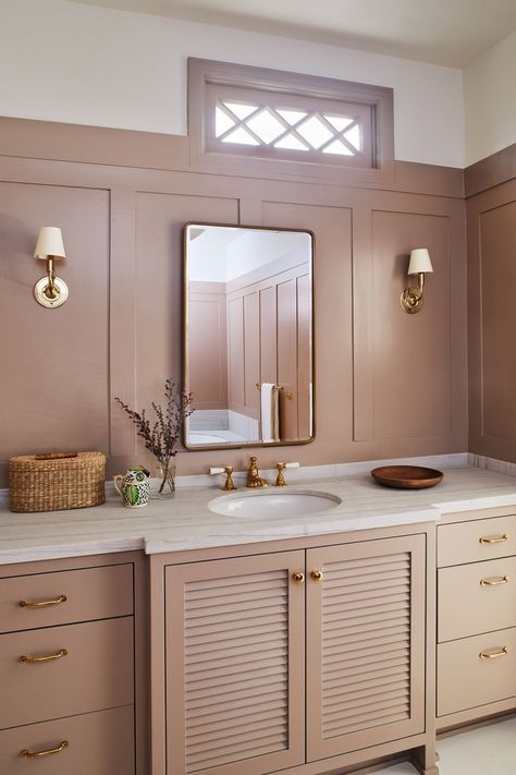 Pink bathroom vanity, monochrome bathroom Sherwood Kypreos, Mauve Bathroom, Pink Bathroom Vanity, Monochrome Bathroom, European Countryside, Bathroom 2024, L Bracket, Pink Vanity, Kabinet Dapur