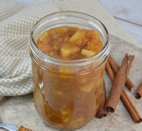 Slow Cooker Cinnamon Vanilla Applesauce Vanilla Applesauce, Low Carb Diet Food List, Homemade Applesauce Recipes, Slow Cooker Applesauce, Apple Sauce Recipes, Homemade Applesauce, Honeycrisp Apples, Cinnamon Recipes, Muffin Batter