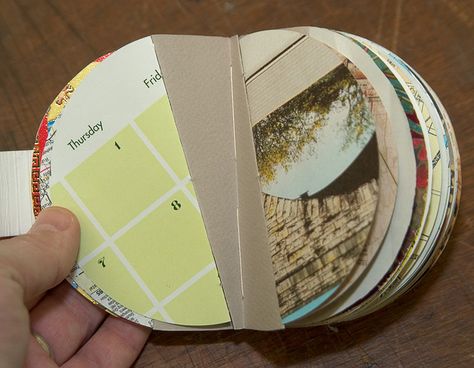 Artist book by Andrea Andres by FotoJim AKA ipress, via Flickr Circle Book, Diy For Sale, Artists Book, Handmade Sketchbook, Bookbinding Tutorial, Book Binding Diy, Valentine Cards Handmade, Bookmaking, Book Sculpture