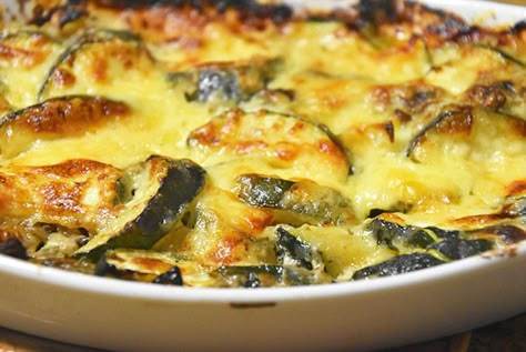 Recipe: Easy Peasy Courgette Cheese Bake Courgette Bake, Chocolate Courgette Cake, Onion Dressing Recipe, Courgette Cake Recipe, Courgette Recipes, Courgette Cake, Cheese Bake, Oven Dishes, Early Autumn