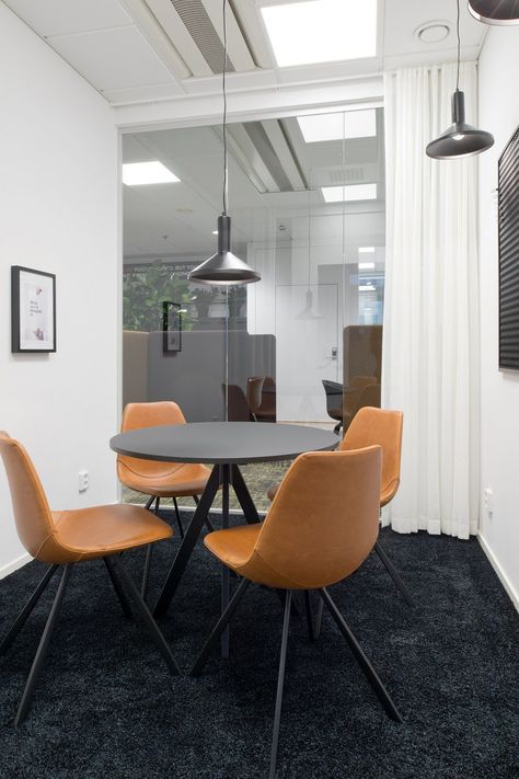 Bricks Lund Offices || Creative office | Meeting Space || #CreativeMeetingSpace www.ironageoffice.com Conference Room Office, Mini Sala, Small Meeting Room, Small Office Room, Office Room Design, Conference Room Design, Meeting Room Design, Small Office Design, Conference Room Chairs