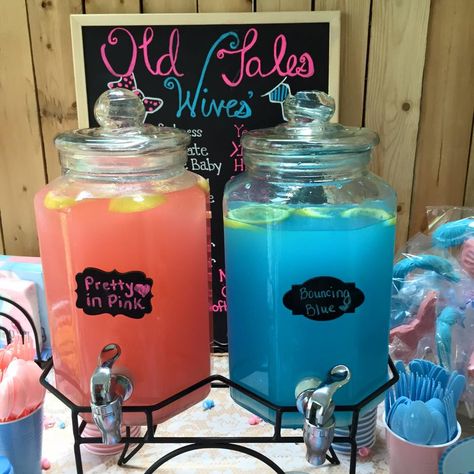 Gender Reveal Party Pink and Blue Lemonade --- Country Pink Lemonade - Kool Aid Blue Raspberry Lemonade Shower Punch, Gender Reveal Party Food, Creative Gender Reveals, Punch Pink, Gender Reveal Party Games, Pregnancy Gender Reveal, Baby Shower Drinks, Gender Reveal Party Theme, Idee Babyshower