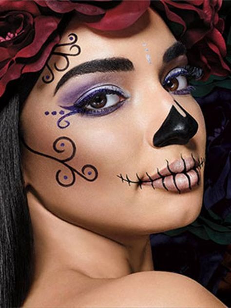 maybelline-tip-tutorial-halloween-sugar-skull-promo Day Of The Dead Makeup Easy Simple, Catrina Makeup Easy, Easy Dia De Los Muertos Makeup Ideas, Diy Sugar Skull Makeup, Sugar Skull Makeup Easy, Makijaż Sugar Skull, Candy Skull Makeup, Creepy Doll Makeup, Sugar Skull Makeup Tutorial