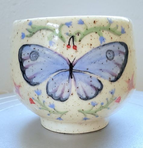 Scrafito Ceramics, Art Made From Nature, Ode On A Grecian Urn, Handmade Pottery Ideas, Butterfly Pottery, Pottery Date, Grecian Urn, Cute Dishes, In Another Lifetime