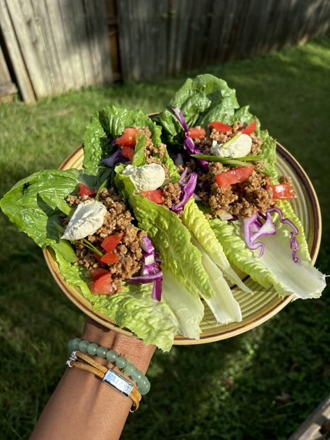 Raw Vegan Tacos - Ital Eats and Treats Raw Vegan Tomato Recipes, Raw Eating Recipes, Raw Recipes For Beginners, Raw Vegan Breakfast Recipes, Raw Vegan Aesthetic, Raw Breakfast Ideas, Raw Plant Based Recipes, Raw Vegan Tacos, Fully Raw Kristina