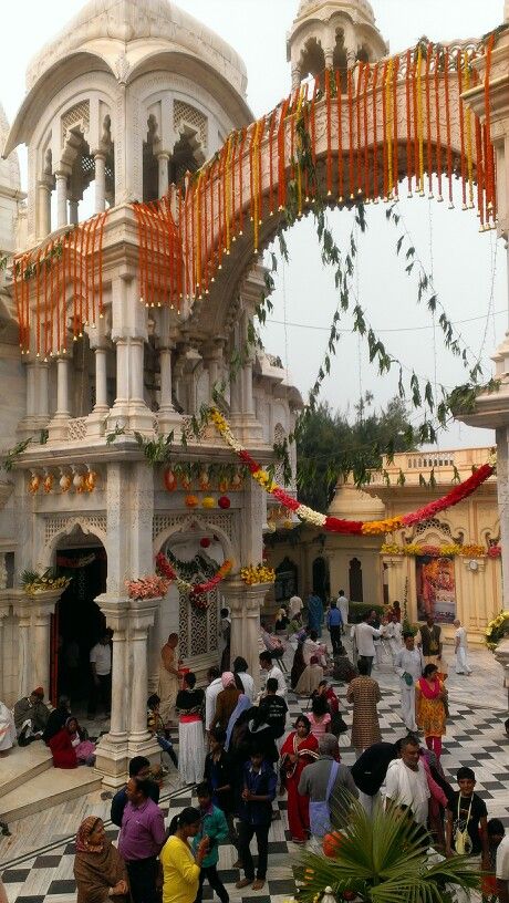 Temple of lord krishna,Vrindavan Iscon Temple Vrindavan, Gopi Dress Vrindavan Aesthetic, Mathura Vrindavan Aesthetic, Vrindavan Snap, Iskon Temple Vrindavan, Vrindavan Aesthetic, Vrindavan Temple, Krishna Vrindavan, Vrindavan Photography Pictures