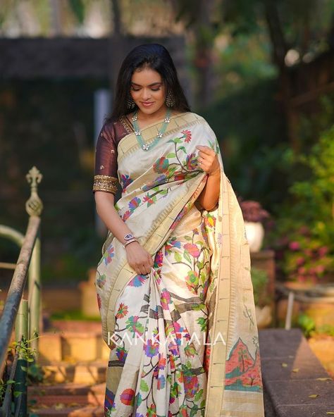 Sonika Kankatala, All Over Paithani Saree, Kalpavruksh Sarees, Saree Outfits, Cream Saree, Embroidered Blouses, Saree Kanchipuram, Saree Painting, Pattu Saree Blouse Designs