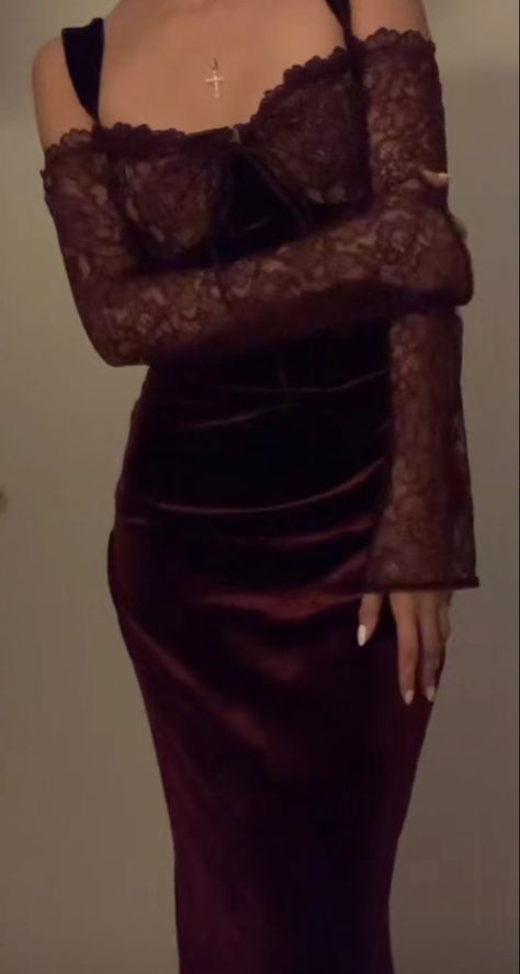 Dark Prom Dresses With Sleeves, Burgandy Dress Long, Dark Prom Dresses, Dark Red Prom Dress, Special Event Dresses, Prom Dresses Vintage, Prom Dress Inspiration, Dinner Dress, Prom Dresses With Sleeves