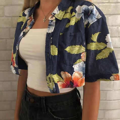 Urban Cal Threads’s Instagram post: “Hawaiian/Floral CROP TOP! Button Up! so adorable!!! perfect thing to style a simple outfit! DM ME if interested ❤️❤️❤️❤️ #croptop #polo…” Simple Hawaiian Outfit, Cropped Hawaiian Shirt, Button Down Polo Crop Top Outfit, Trendy Cropped Button-up Shirt, Polo Crop Top Outfit, Spring Hawaiian Button-up Tops, Polo Crop Top, Blue Floral Print Hawaiian Button-up Shirt, Tropical Floral Print Button-up Top