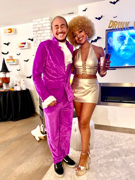 Austin Powers Foxy Costume, Austin Powers Couples Costume Halloween, Austin Powers Costume Couple, Halloween Costume Austin Powers, Austin Powers Halloween, Gold Member Austin Powers, Austin Powers And Foxy Cleopatra, Foxy Cleopatra, Austin Powers Costume