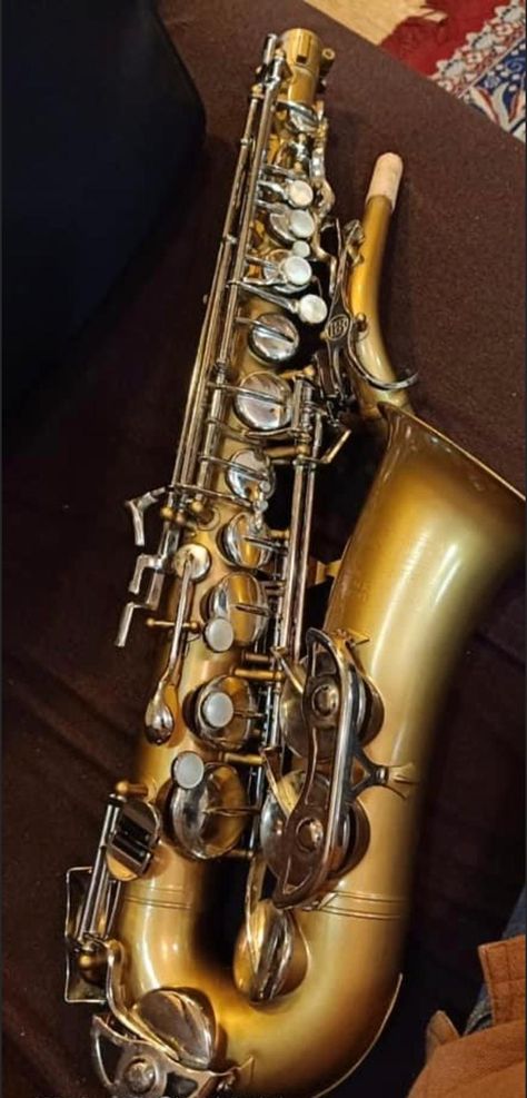 https://www.facebook.com/saxocentral SELMER BUNDY I I ALTO SAXOPHONE FOR SALE WITH ORIGINAL MOUTHPIECE & SUITCASE BAG Follow us on Instagram: https://www.instagram.com/p/CGJA5V2gNim/?igshid=8033r693z3jt Selmer Saxophone, Vintage Saxophones, Suitcase Bag, Artist Models, Follow Us On Instagram, Follow Us, Combat Boots, Brass, Boots