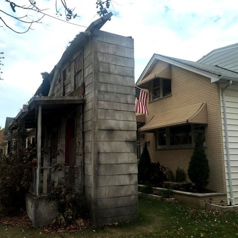 Michael Myers House, Halloween Iv, Maze Print, Scary Houses, Halloween Outside, Creepy Houses, Horror Villains, Scary Halloween Decorations, Michael Myers Halloween