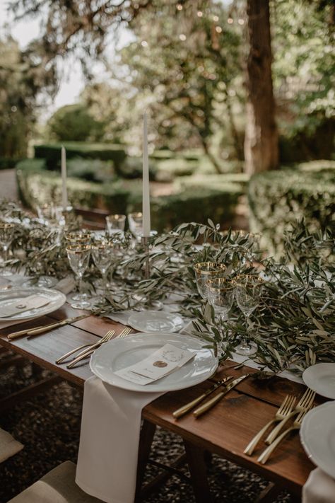 Italian Tuscan Wedding Dreams Really Do Come True Italian Wedding Place Settings, Toscana Wedding Inspiration, Tuscan Inspired Wedding Decor, Tuscany Wedding Decor, Tuscan Wedding Theme, Tuscany Wedding Theme, Rustic Italian Wedding, Dreams Really Do Come True, Mediterranean Wedding