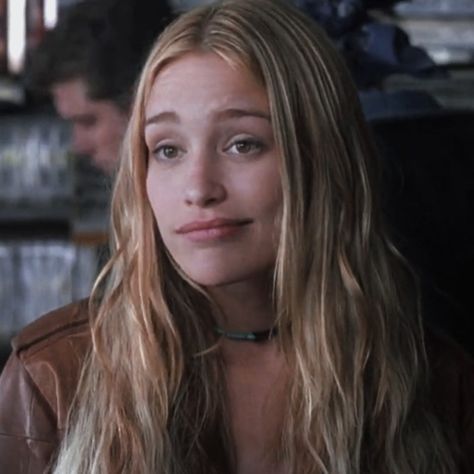 Ugly Hair, Piper Perabo, Coyote Ugly, Fashion Tv, Famous Women, Lace Up Sandals, Girl Bands, Blonde Girl, Face Claims