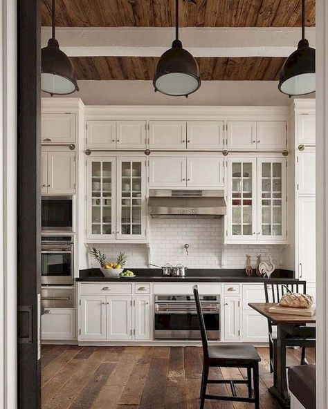 Backsplash Kitchen White Cabinets, Escalier Design, Farmhouse Kitchen Cabinets, Kitchen Cabinets Decor, Farmhouse Kitchen Design, Rustic Farmhouse Kitchen, New Kitchen Cabinets, Kitchen Cabinets Makeover, Country Kitchen Decor