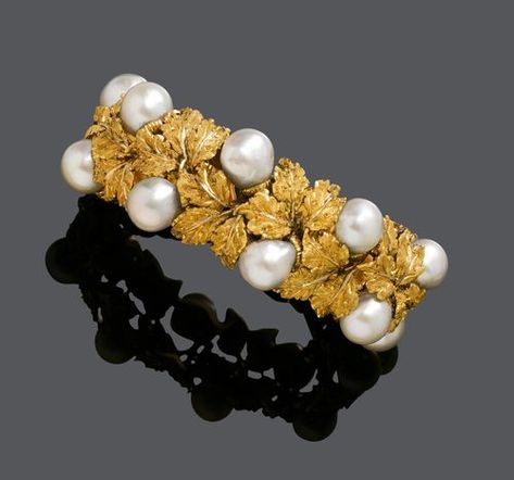 Buccellati Jewelry, Gold Pearl Jewelry, Gold Jewellry, Pearl Bangle, Gold Bangles Design, Fashion Jewelry Sets, Bangle Designs, Jewelry Patterns, Gold Pearl