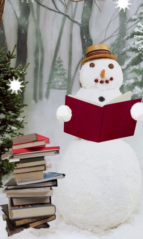 Reading is snow much fun! Snowman Books, Snow Time, Snowman Snow, Winter Books, Snow Much Fun, Winter Snowman, Reading Art, Library Displays, Cool Books