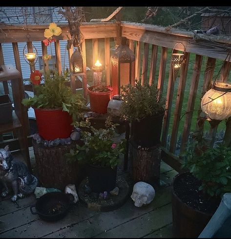 Whimsigoth Front Porch, Gothic Balcony Decor, Witchy Balcony Ideas, Witchy Yard Ideas, Whimsical Porch Ideas, Goth Porch Decor, Witchy Outdoor Space, Whimsigoth Porch, Whimsigoth Balcony