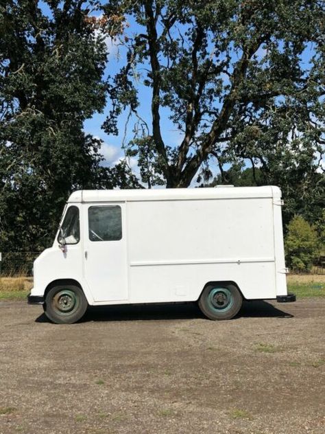 Vintage 1960 IH Metro-Lite Step Van IHC international harvester P10 Metro mite for sale: photos, technical specifications, description Graffiti Books, Chevy Trucks Older, Mobile Coffee Shop, International Harvester Tractors, Step Van, Old Ford Trucks, Lifted Chevy, Lifted Chevy Trucks, Jacked Up Trucks